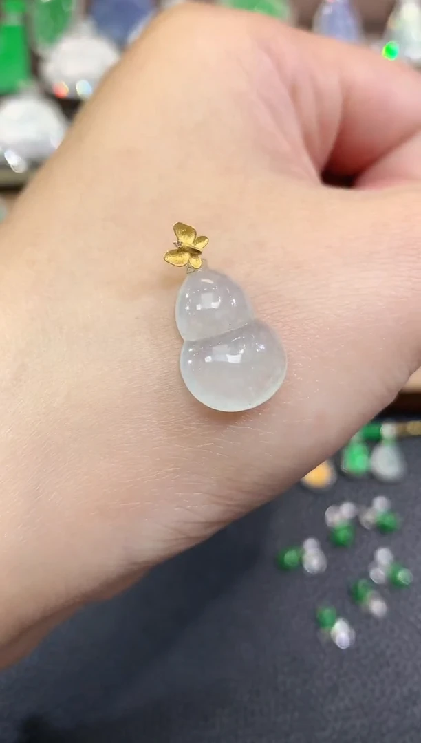 吊坠(不含链)18K金镶嵌翡翠A8 多样性发货一件