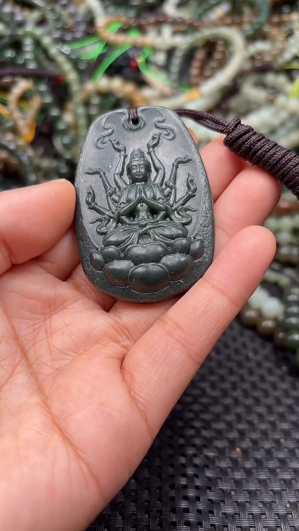 颈饰未镶嵌和田玉1