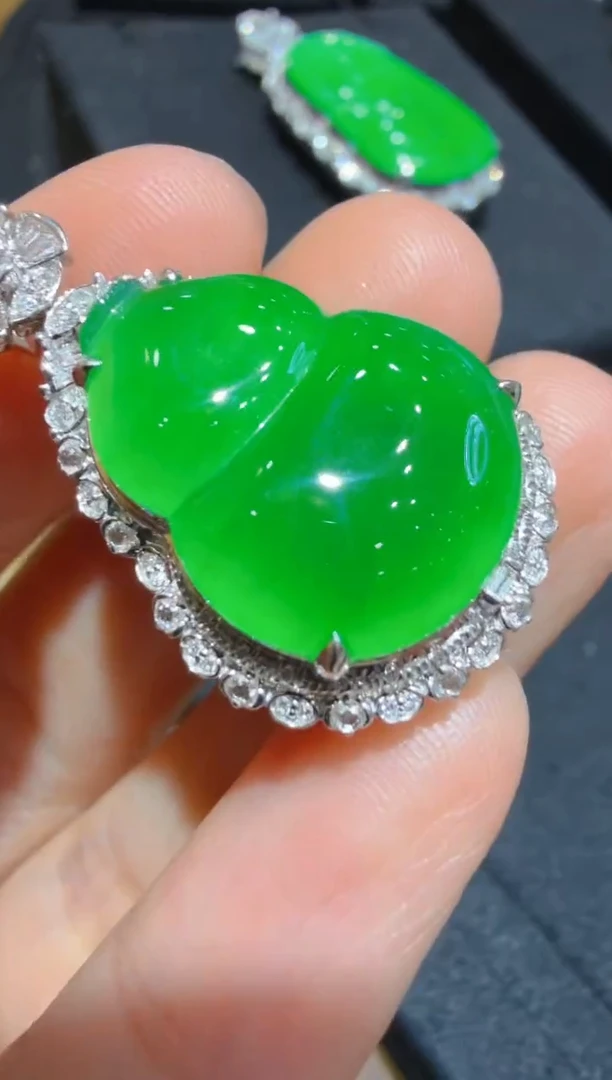 吊坠(不含链)18K金镶嵌翡翠多样性团购发一件