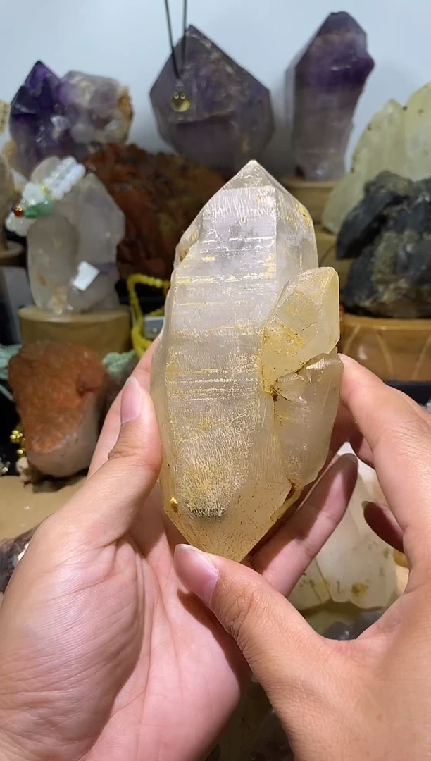 水晶珠宝半成品未镶嵌71号黄皮水晶带绿幽灵572g