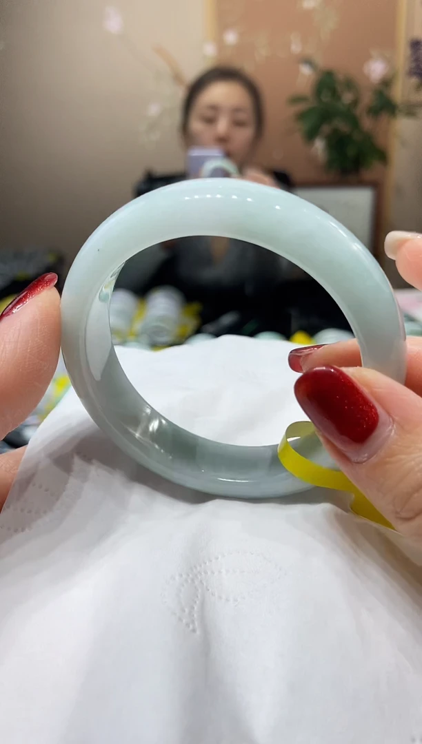 【闪购商品】翡翠手镯未镶嵌53.7圈口