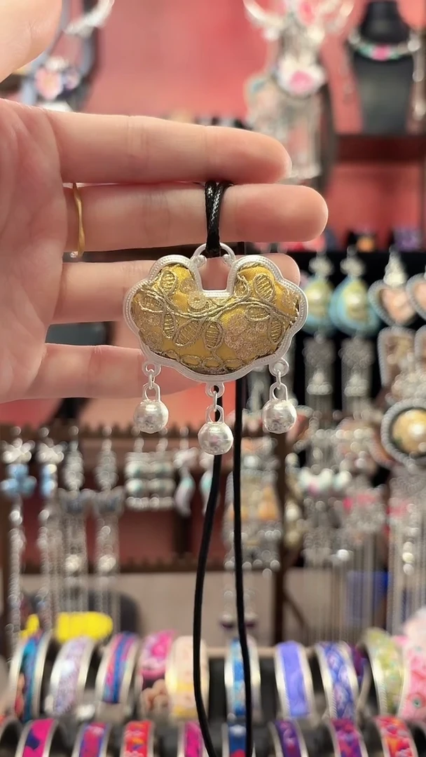 织绣 云织谣民族风精美饰品