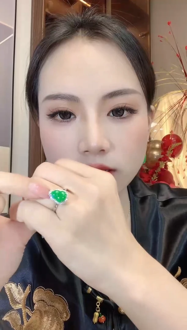 【闪购商品】翡翠戒指18K金镶嵌D32一件