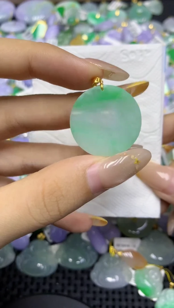 颈饰18K金镶嵌翡翠天然缅甸翡翠A货