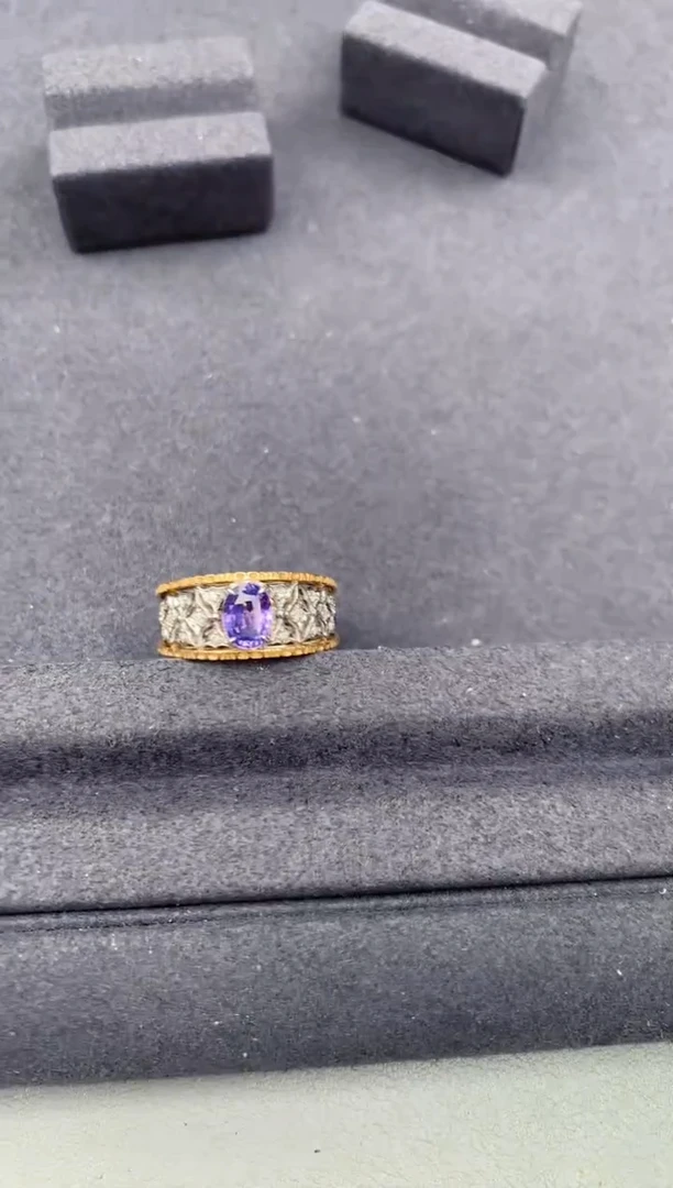 戒指彩色蓝宝石18K金镶嵌1ct紫蓝宝   FG