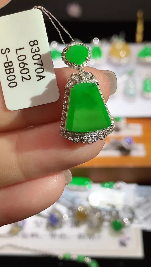 翡翠18K金镶嵌吊坠(不含链)L0602多样性发其一