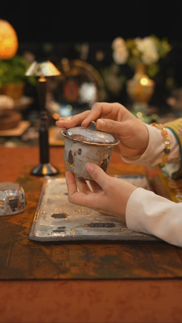 高越志野盖碗·····