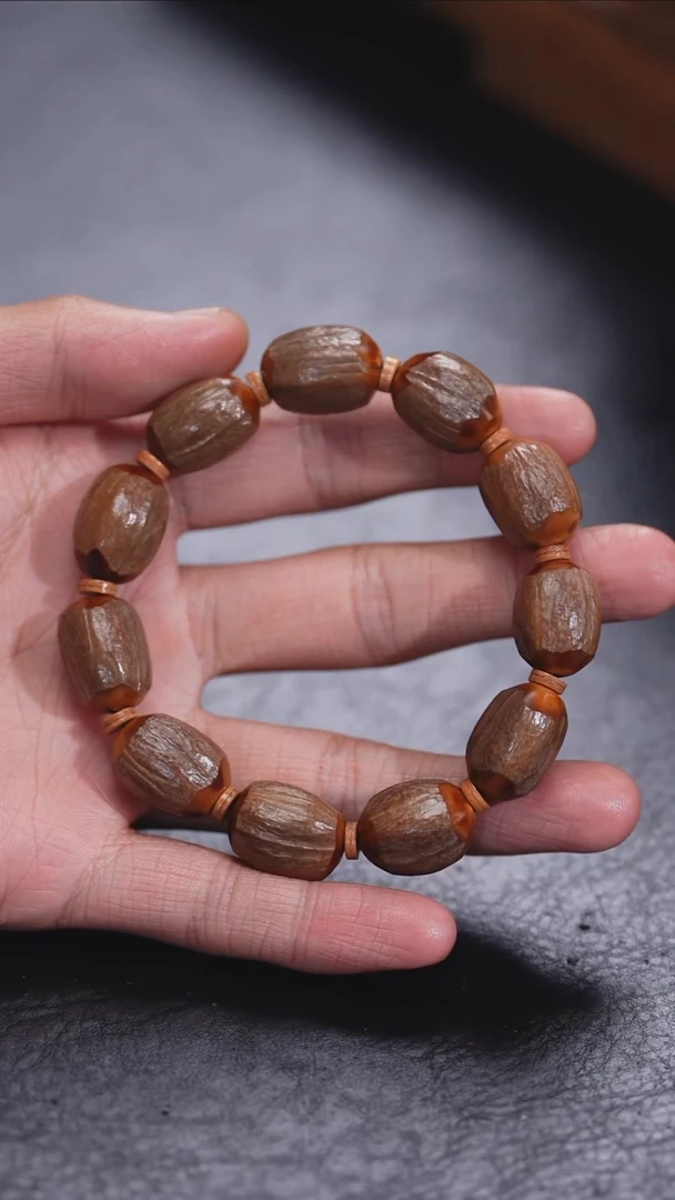 【闪购商品】橄榄核吊坠更厉害