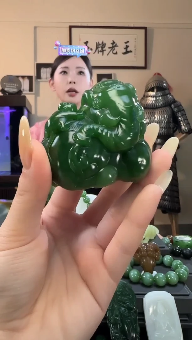 颈饰未镶嵌和田玉碧玉封猴拜象摆件