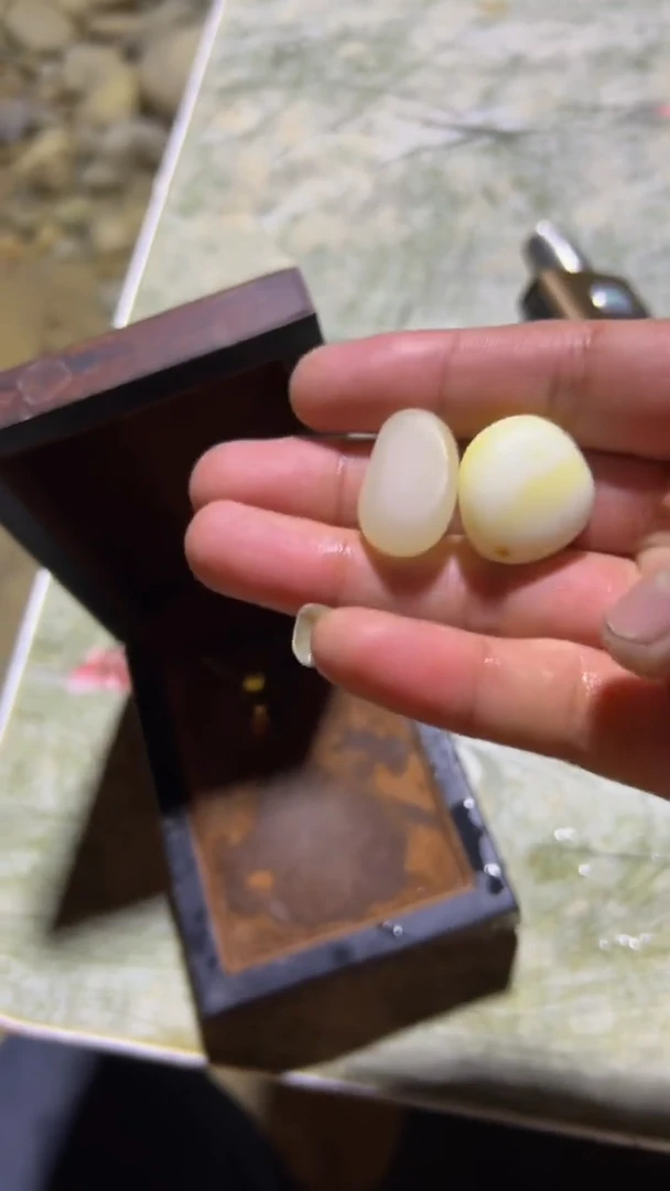 新疆和田小籽石一物一拍