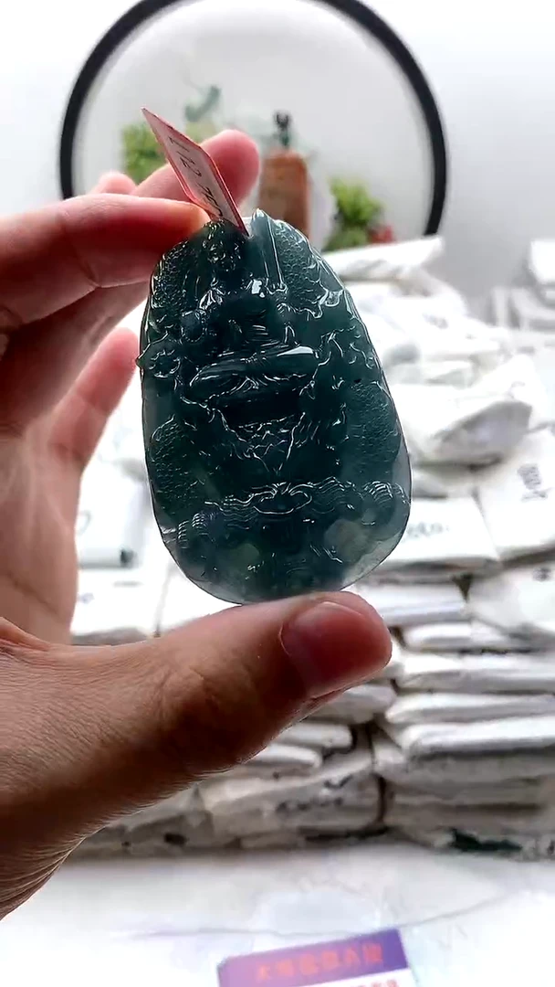 颈饰未镶嵌翡翠不动明王