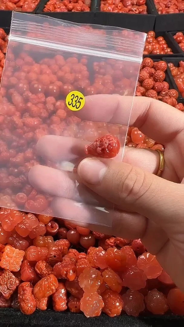 颈饰未镶嵌南红玛瑙1