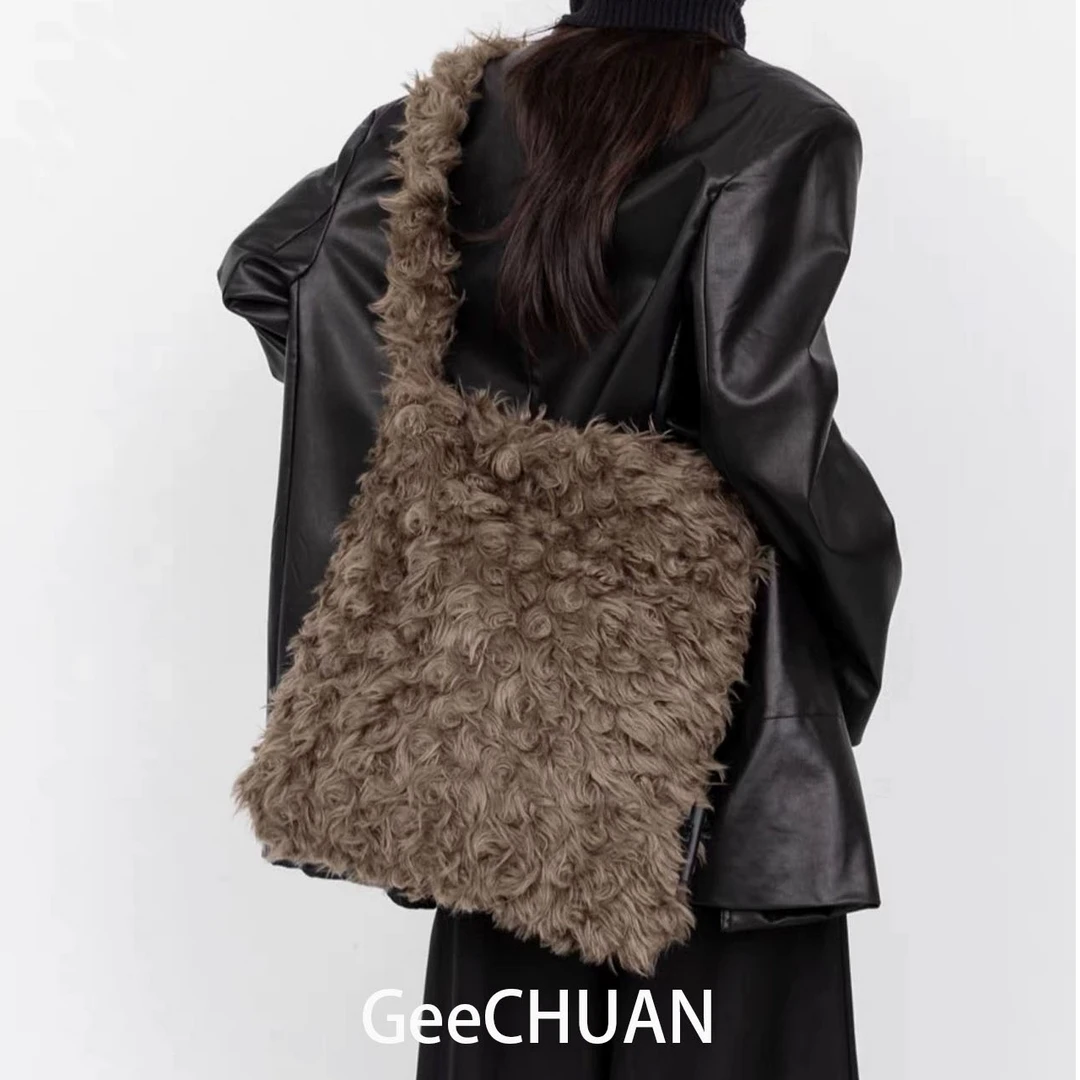 GeeCHUAN 早秋双面羊羔毛绒斜跨包大容量流浪风小众高级感单肩包