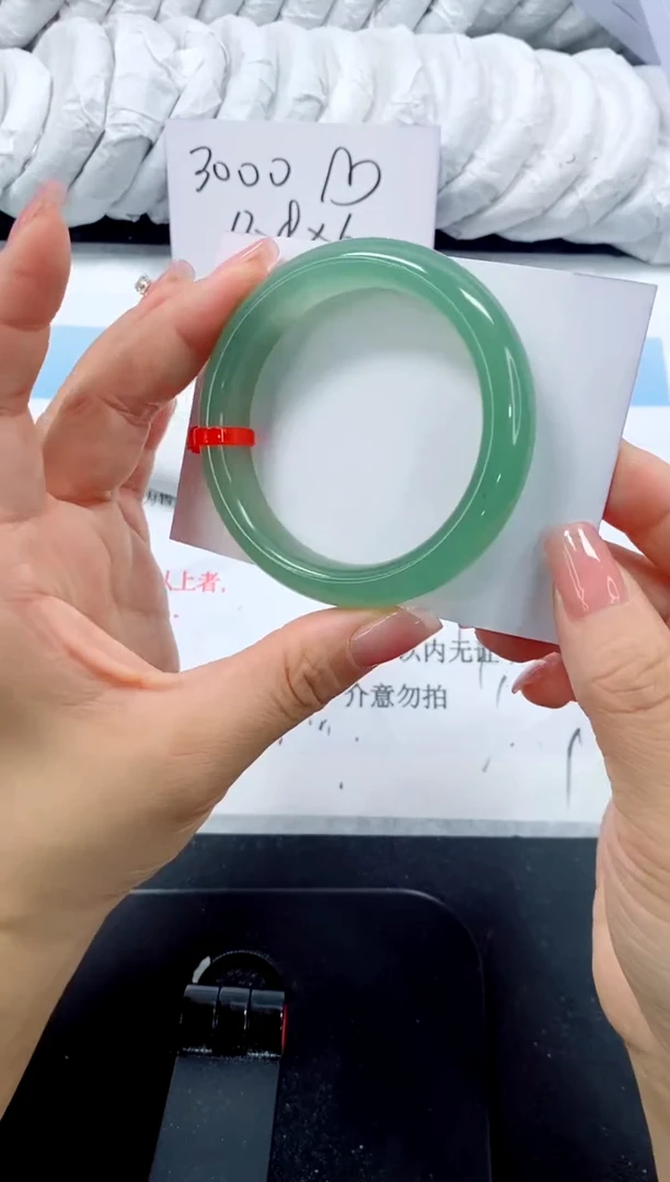 未镶嵌手镯石英质玉50-54.5