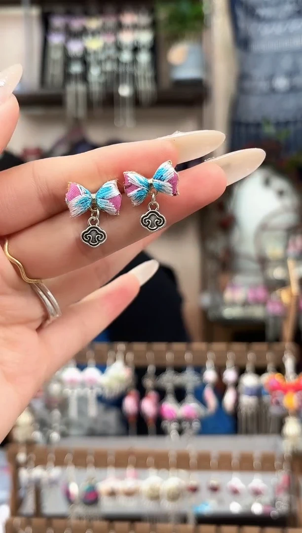 织绣民族风非遗老绣饰品344