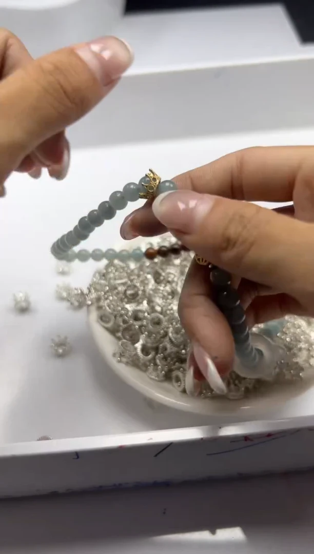 玛瑙/玉髓颈饰银S800镶嵌x764银皇冠8mm*3颗