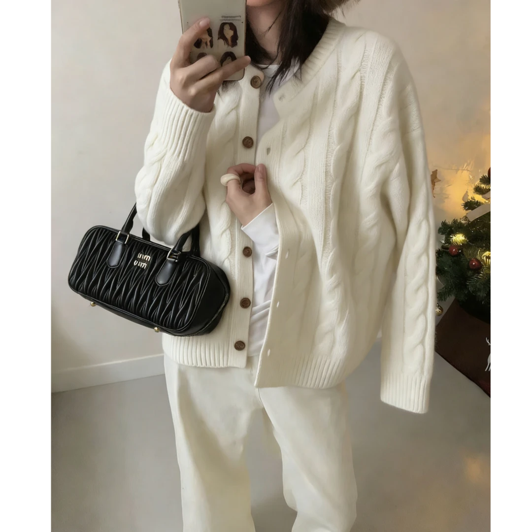 【粗钮花羊绒】冬季加厚针织纯色钮花圆领柔软毛衣针织衫圆领