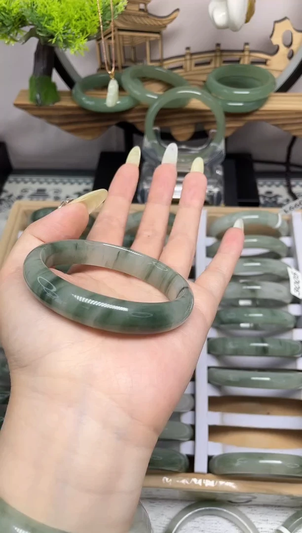 未镶嵌手镯石英质玉0901