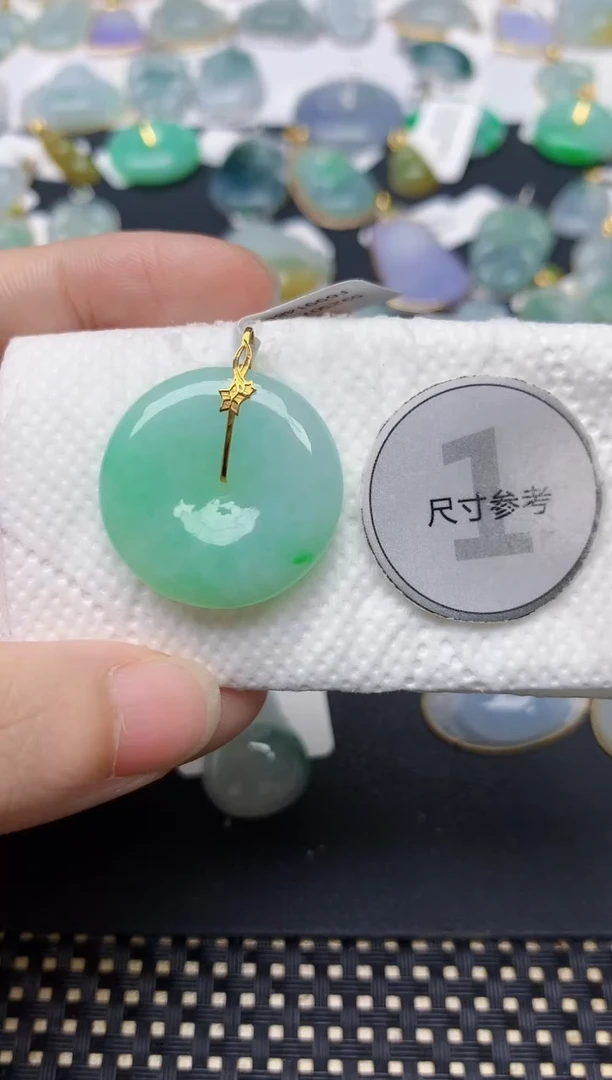 翡翠18K金镶嵌颈饰天然缅甸A货翡翠