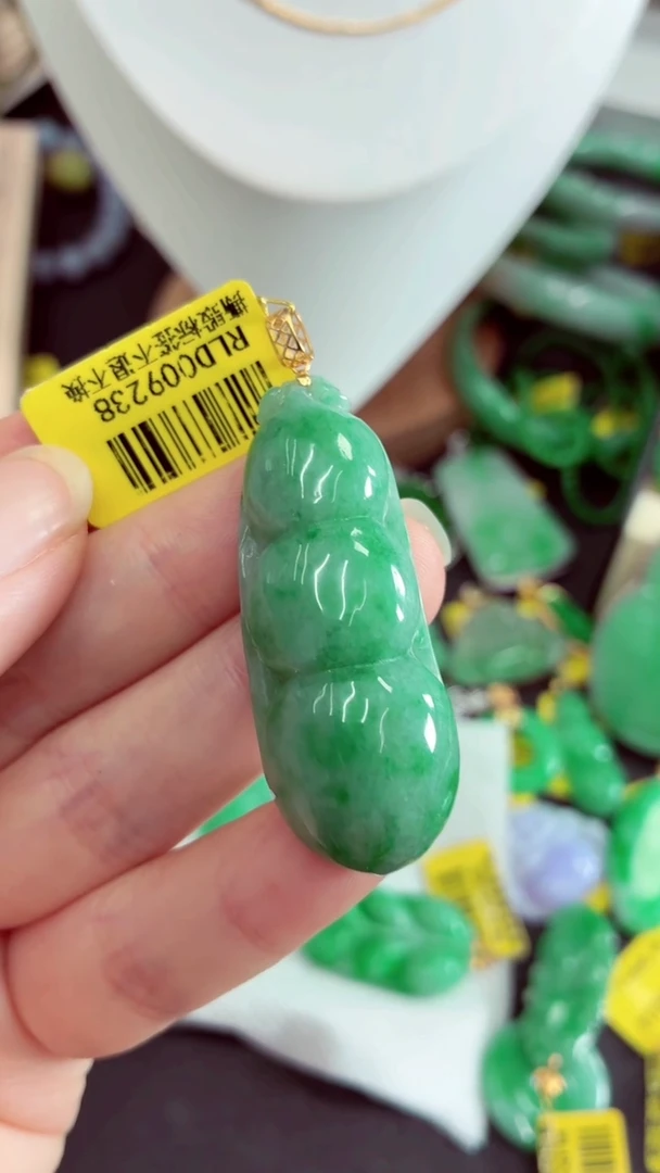 吊坠(不含链)18K金镶嵌翡翠挂件