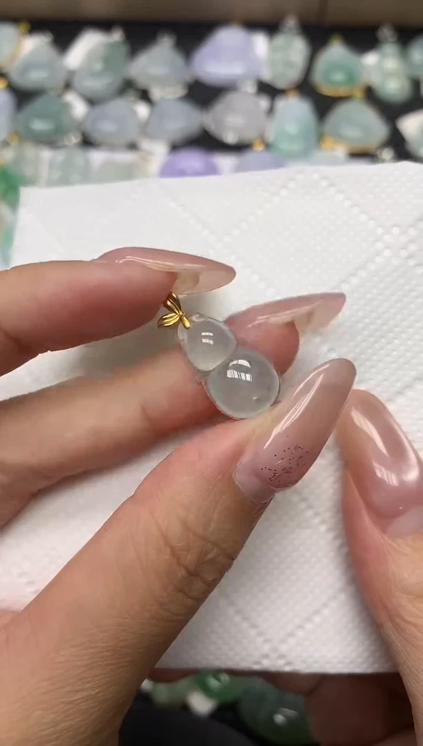 颈饰18K金镶嵌翡翠1111111111