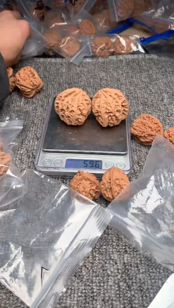 【闪购商品】文玩核桃吊坠官帽