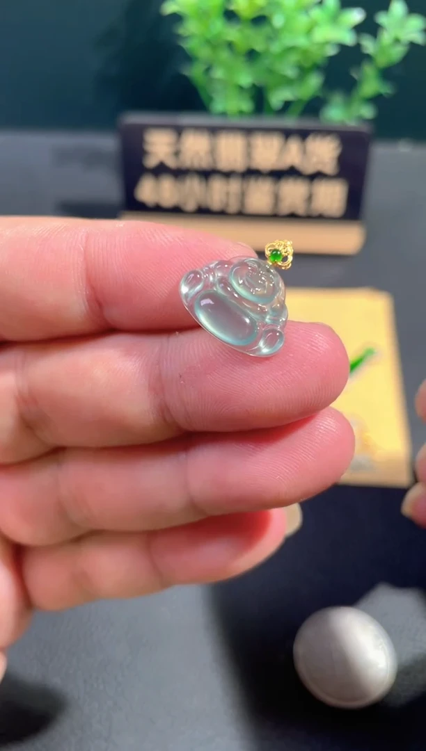 颈饰18K金镶嵌翡翠翡翠