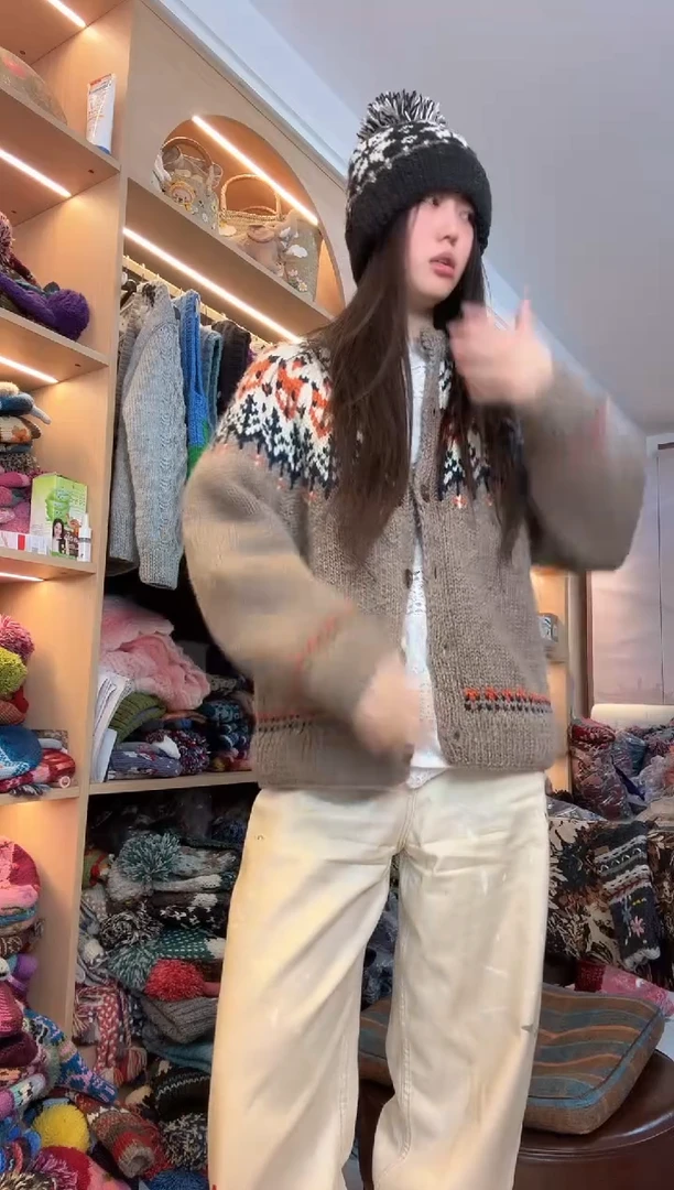 羊毛灰咖狐狸毛衣