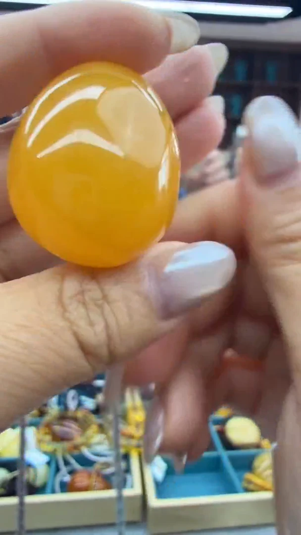 琥珀颈饰未镶嵌203秒拍号 假一罚三