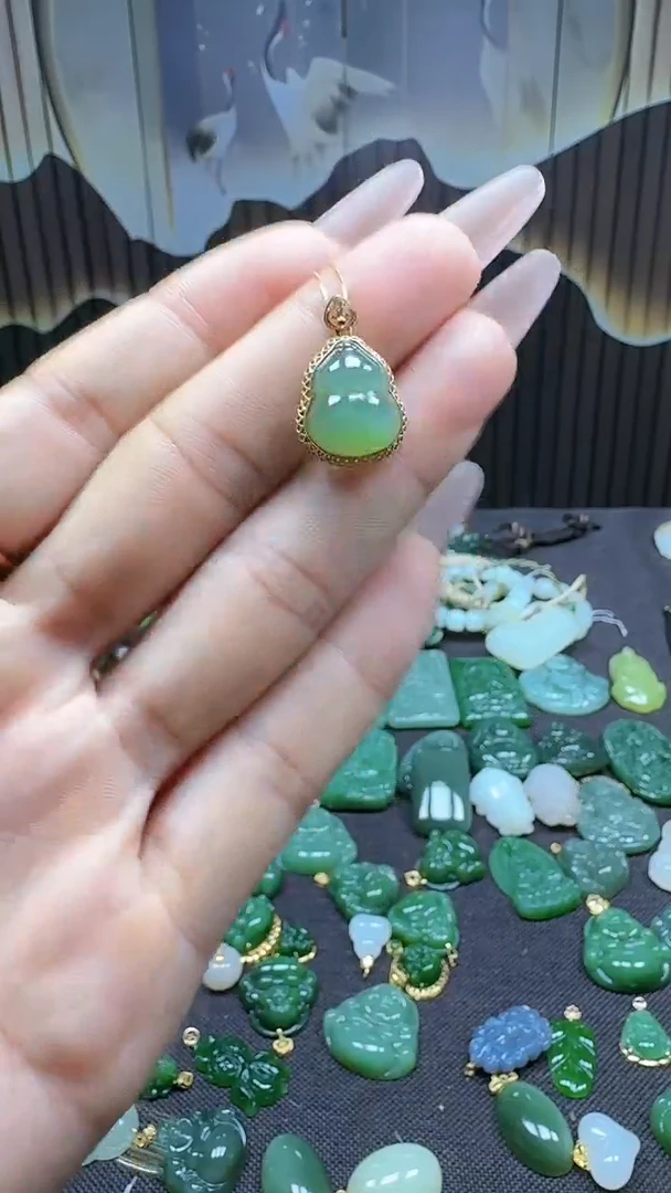 和田玉18K金镶嵌挂件1