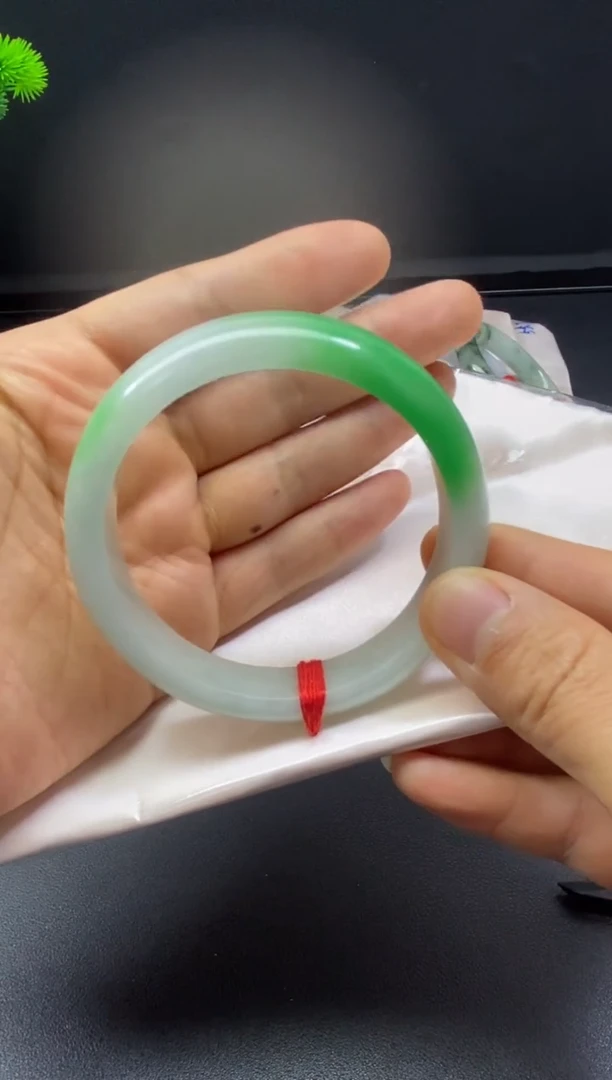 以实物为准，拍那个发那个。