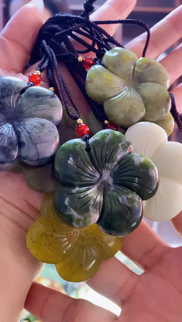 未镶嵌蛇纹石玉吊坠多发性拍其一