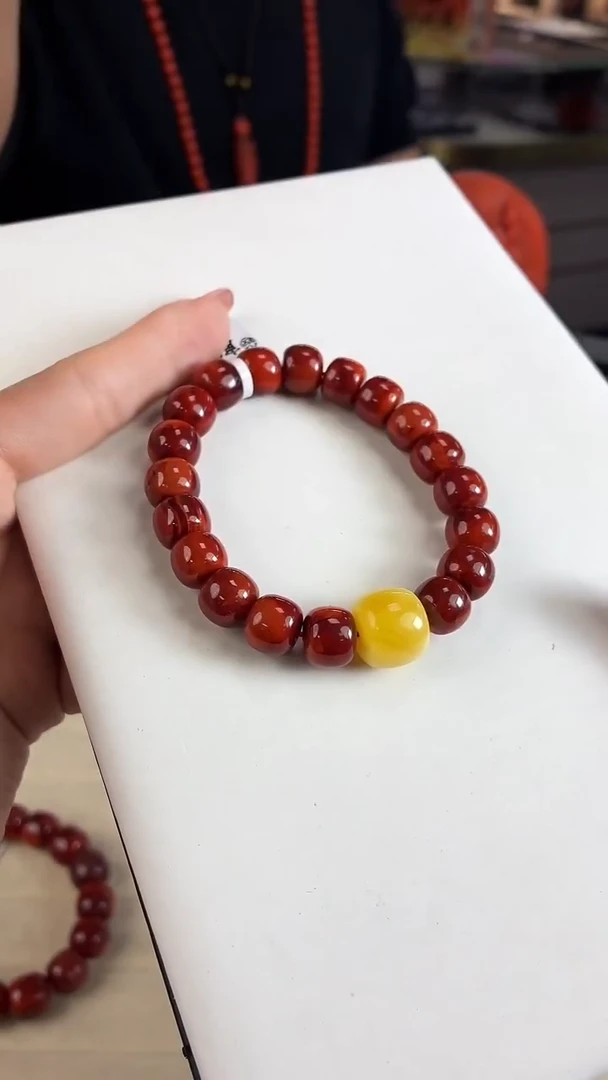 未镶嵌瓦西牛血老型手串10mm南红玛瑙（多样式发其一）