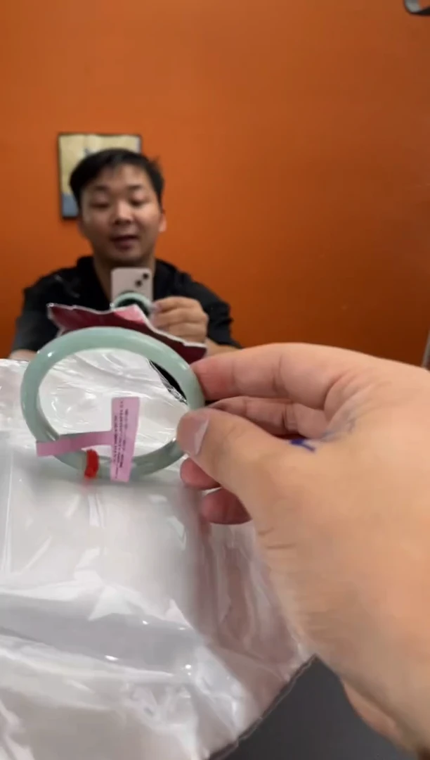 未镶嵌手镯（贵妃镯）翡翠3