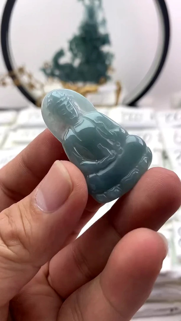 翡翠未镶嵌颈饰素衣观音【品质一般介意慎拍】
