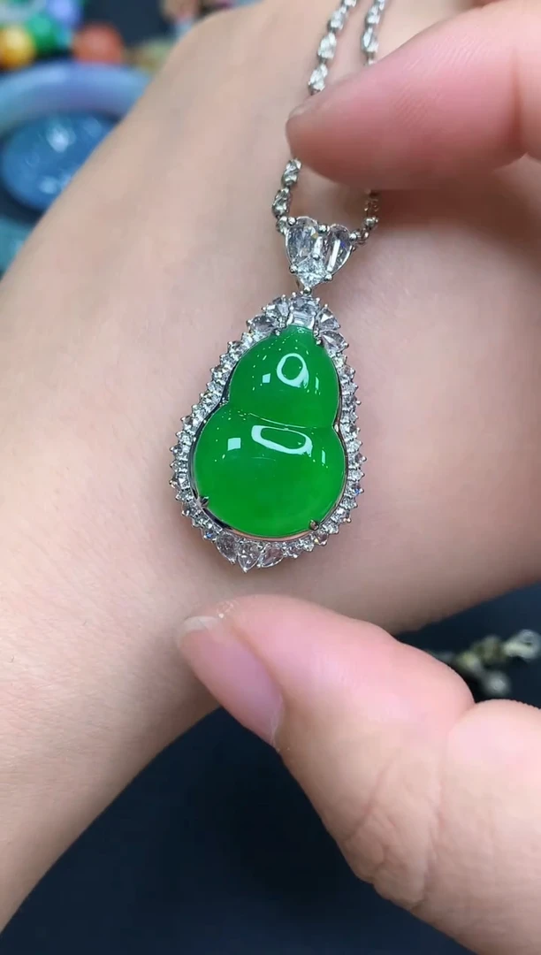 颈饰18K金镶嵌翡翠591-春日珠宝