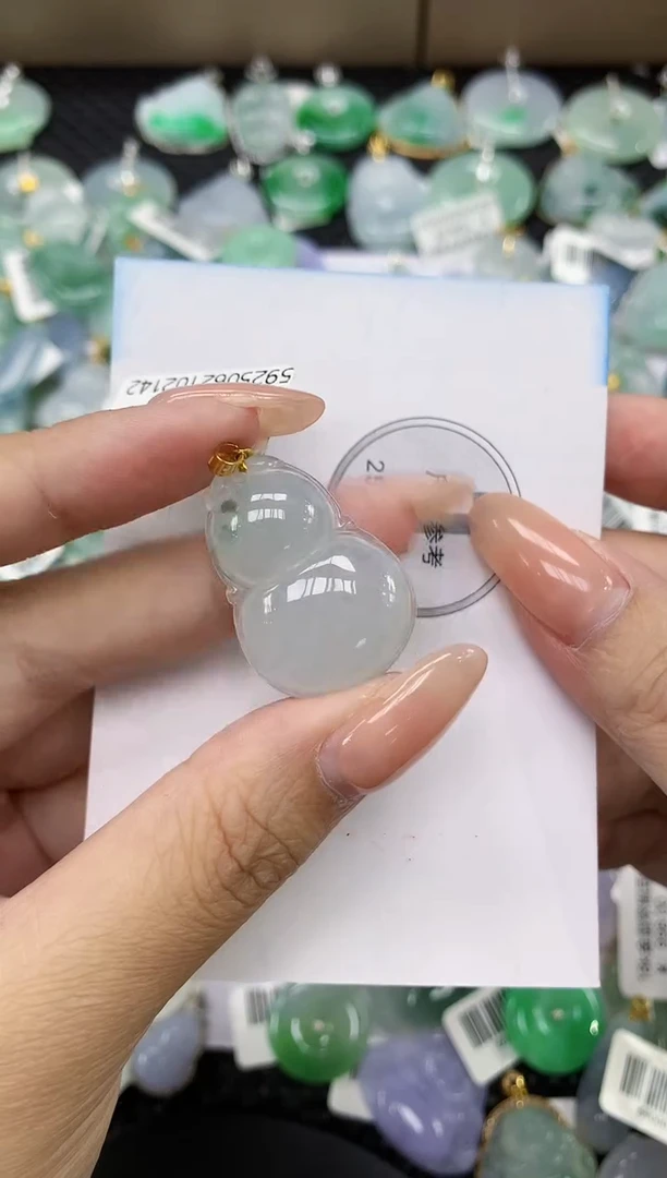 颈饰18K金镶嵌翡翠11111111111