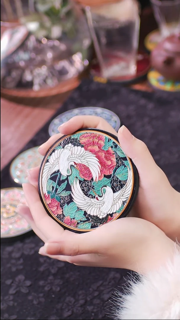 壹藏贰宝鹤戏牡丹图案杯垫一片