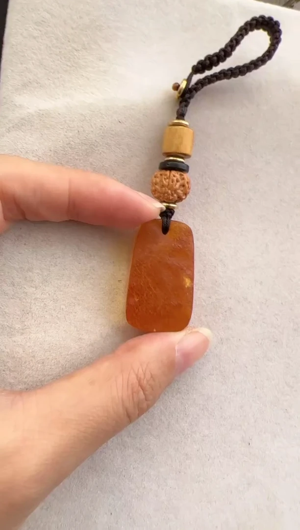 【闪购商品】琥珀裸石未镶嵌10118118-钥匙扣