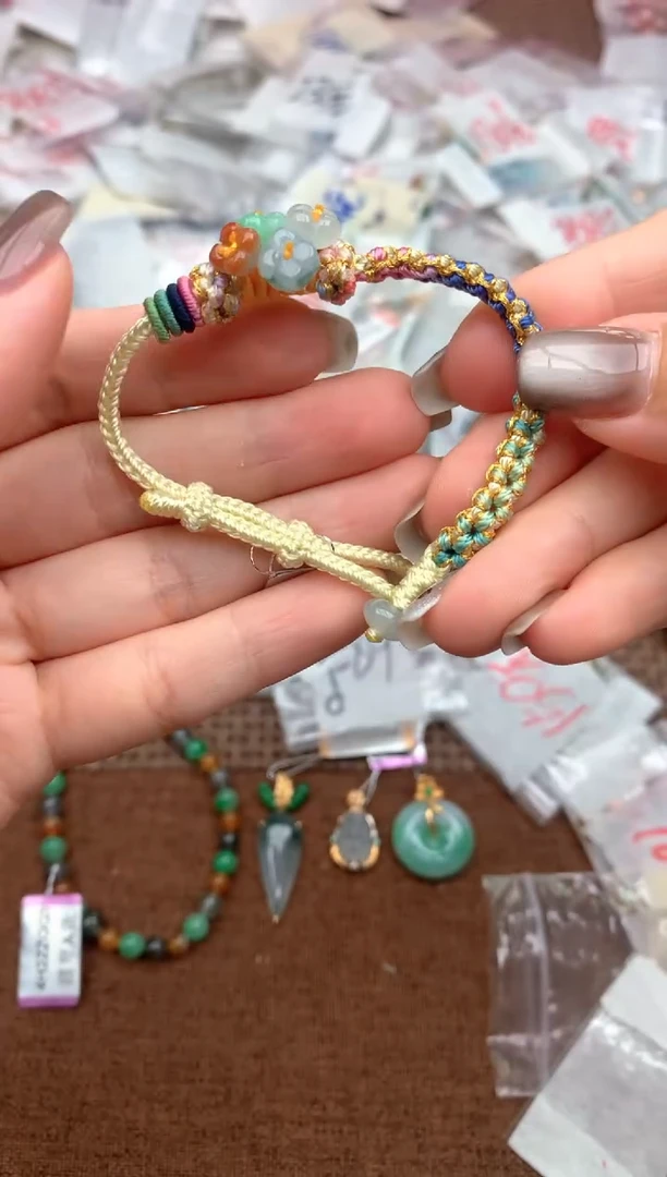 未镶嵌挂件翡翠—