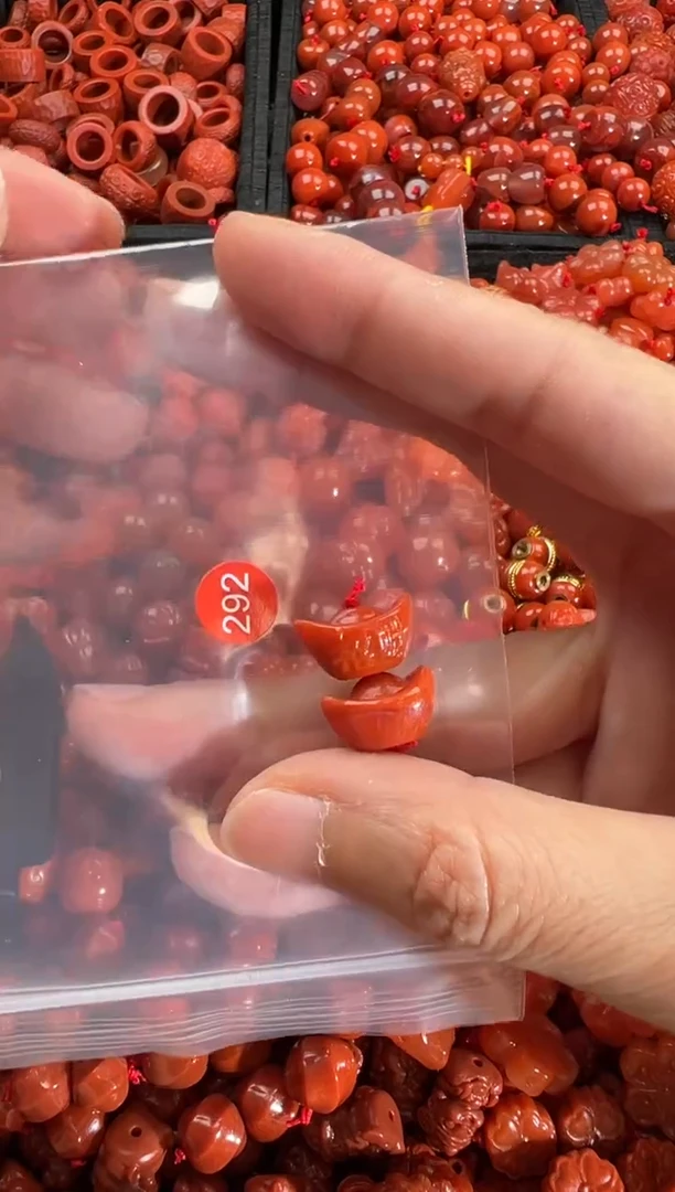 【闪购商品】南红玛瑙颈饰未镶嵌2