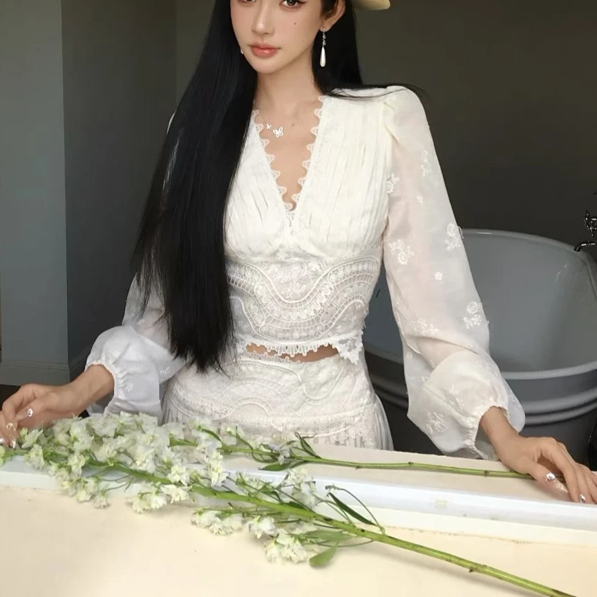 外致2025老钱风套装时尚气质女神范高级感长袖蕾丝雪纺上衣