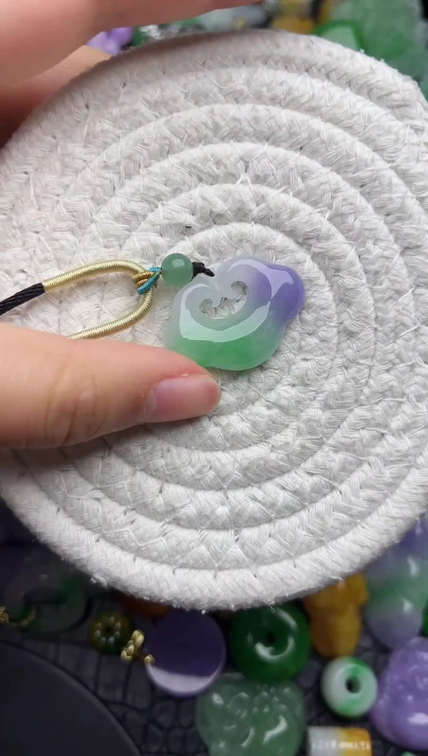 颈饰未镶嵌翡翠缅甸翡翠吊坠