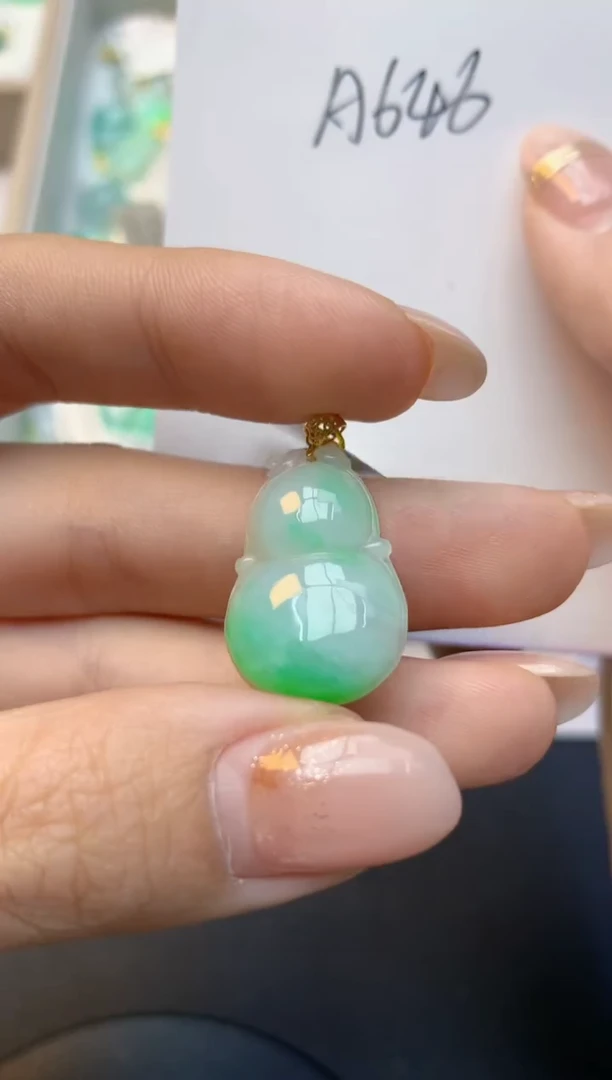颈饰18K金镶嵌翡翠天然A货缅甸翡翠百元以上9元证书费自理