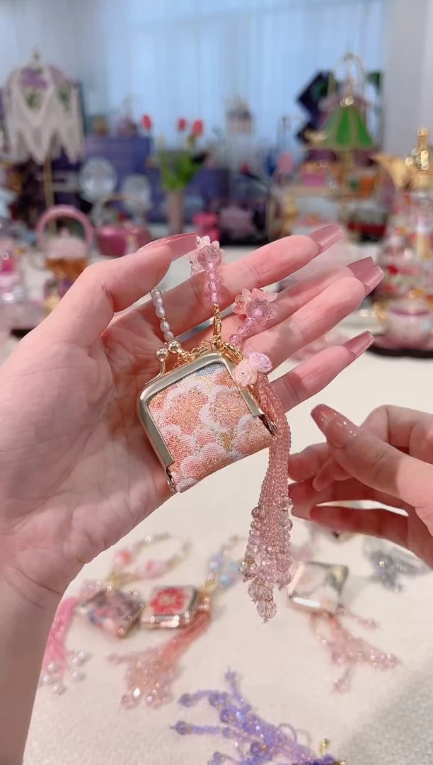 拥***?非遗西阵织 如图所示