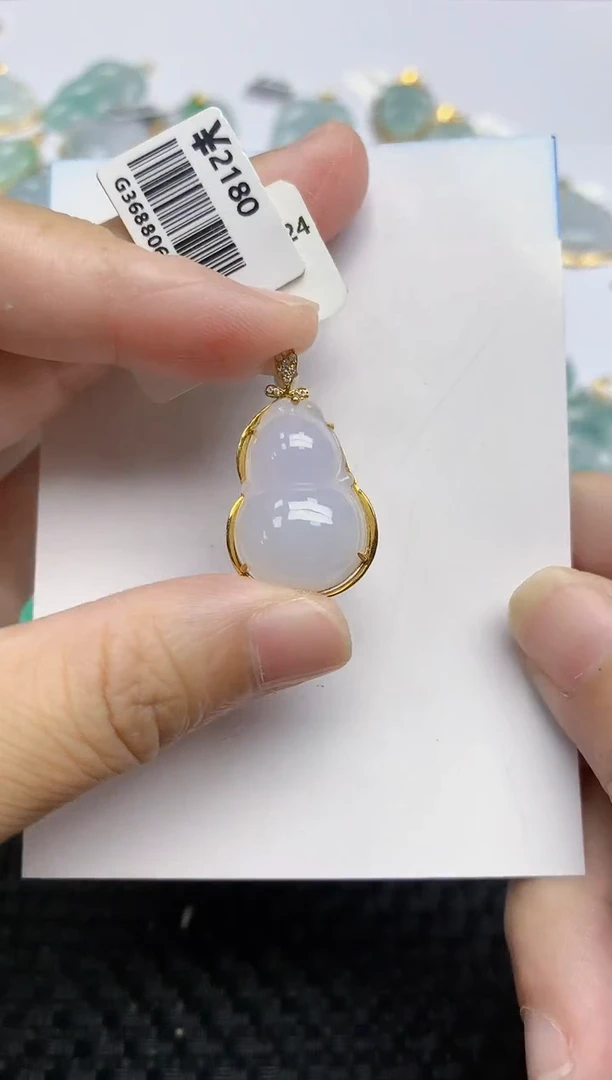 翡翠18K金镶嵌颈饰天然翡翠A货