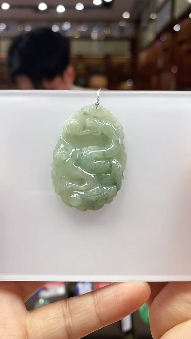 颈饰未镶嵌翡翠蛇牌