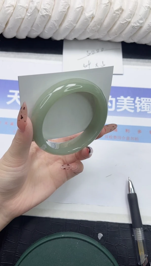 未镶嵌手镯石英质玉50-58.8