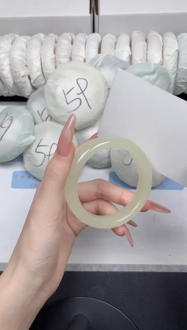 未镶嵌手镯石英质玉92-56