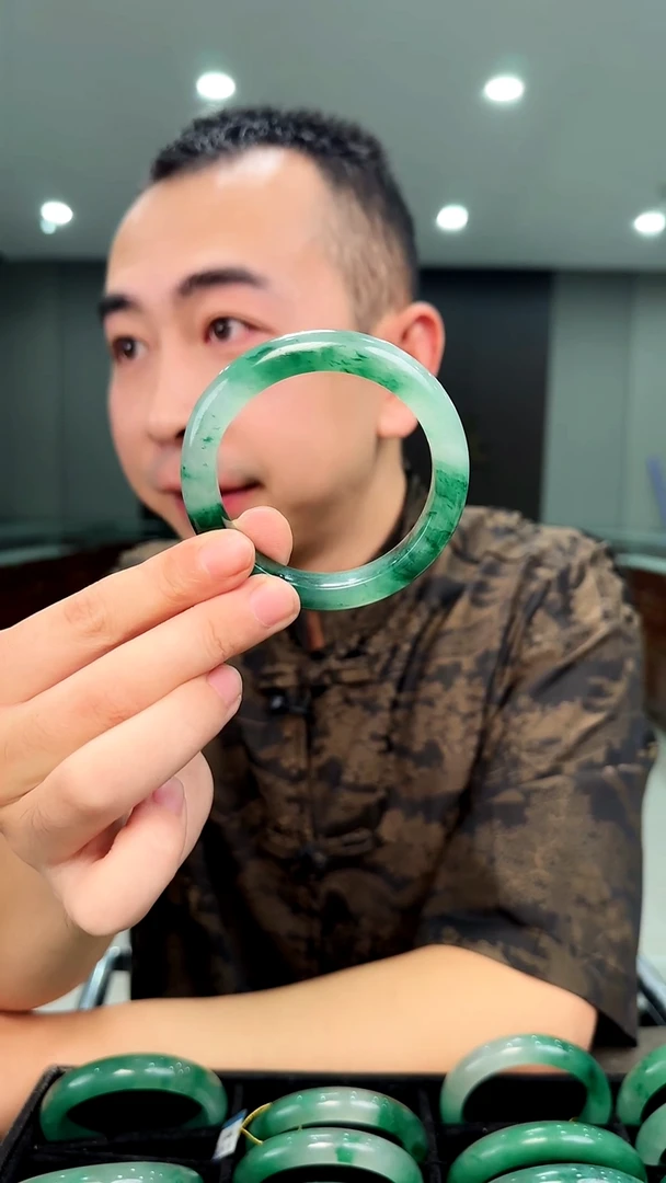 未镶嵌手镯石英质玉56.1